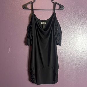 S Black Guess Slung Keyhole Shoulder Top with Ruched Bottom